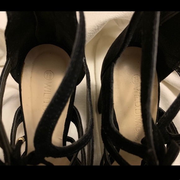 Wild Diva Lounge Heels - Suede Heels Black - Picture 5 of 6